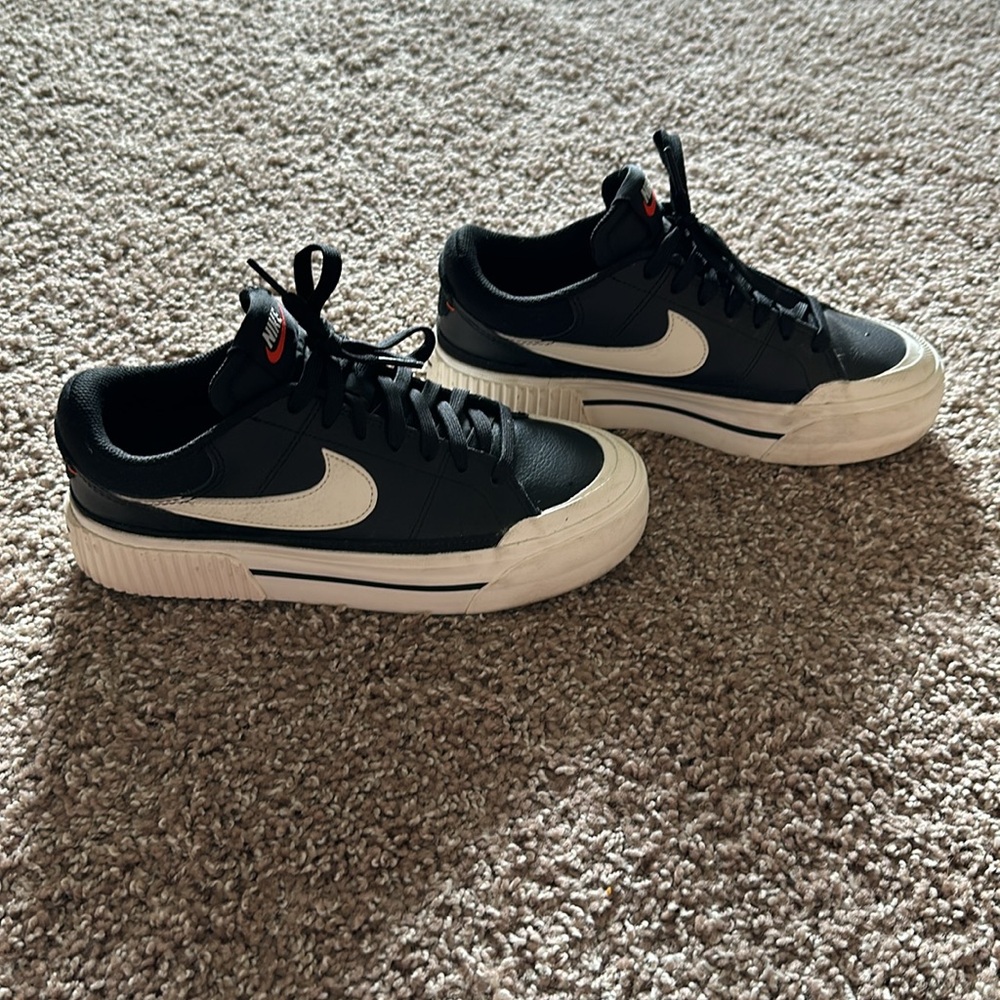 Nike court legacy lift